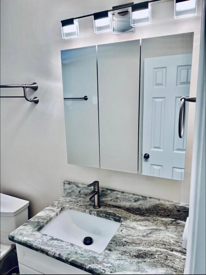 Cheerful Home With Two Bedrooms Cape Coral Bagian luar foto