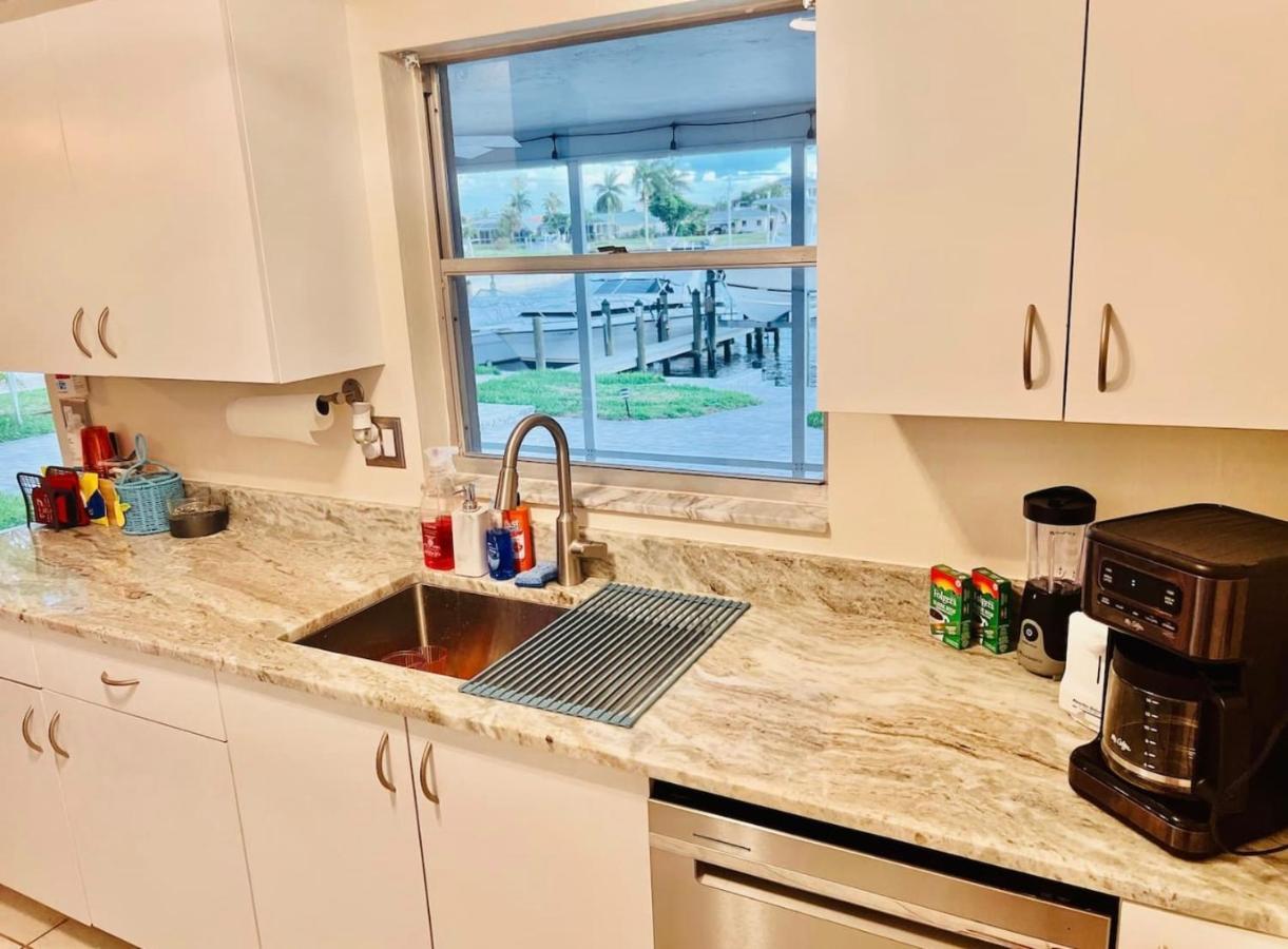Cheerful Home With Two Bedrooms Cape Coral Bagian luar foto